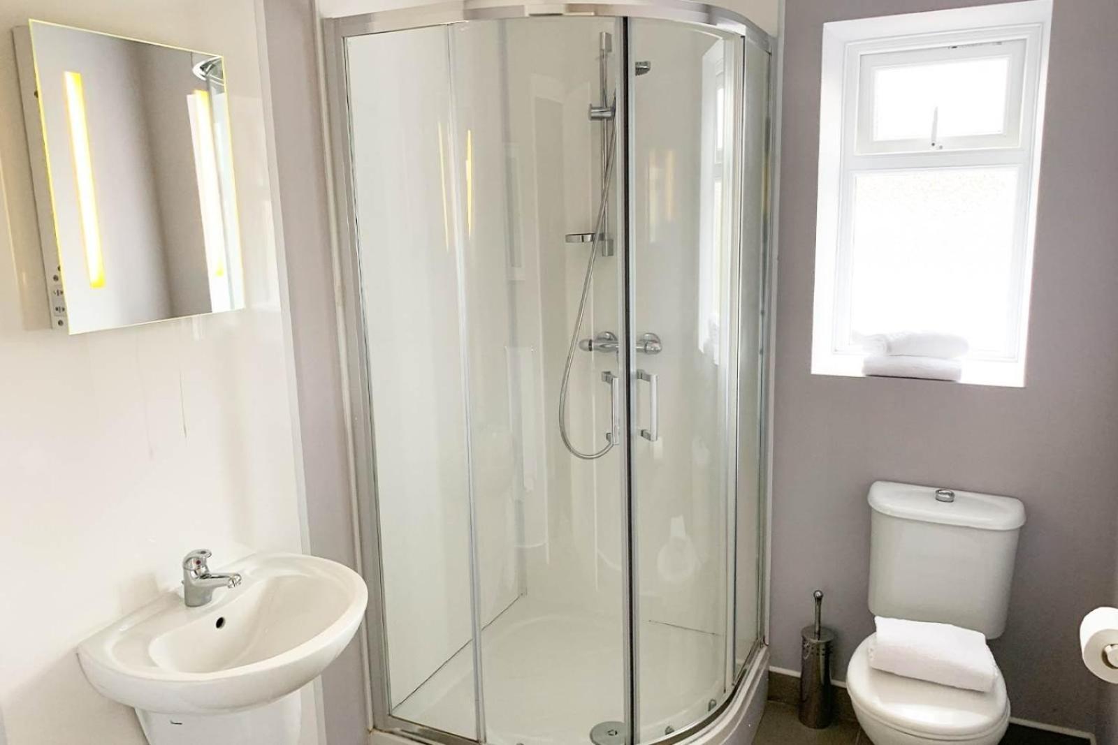 Rathlin Apartment - 2 Bedroom With Hot Tub Ballycastle Eksteriør billede